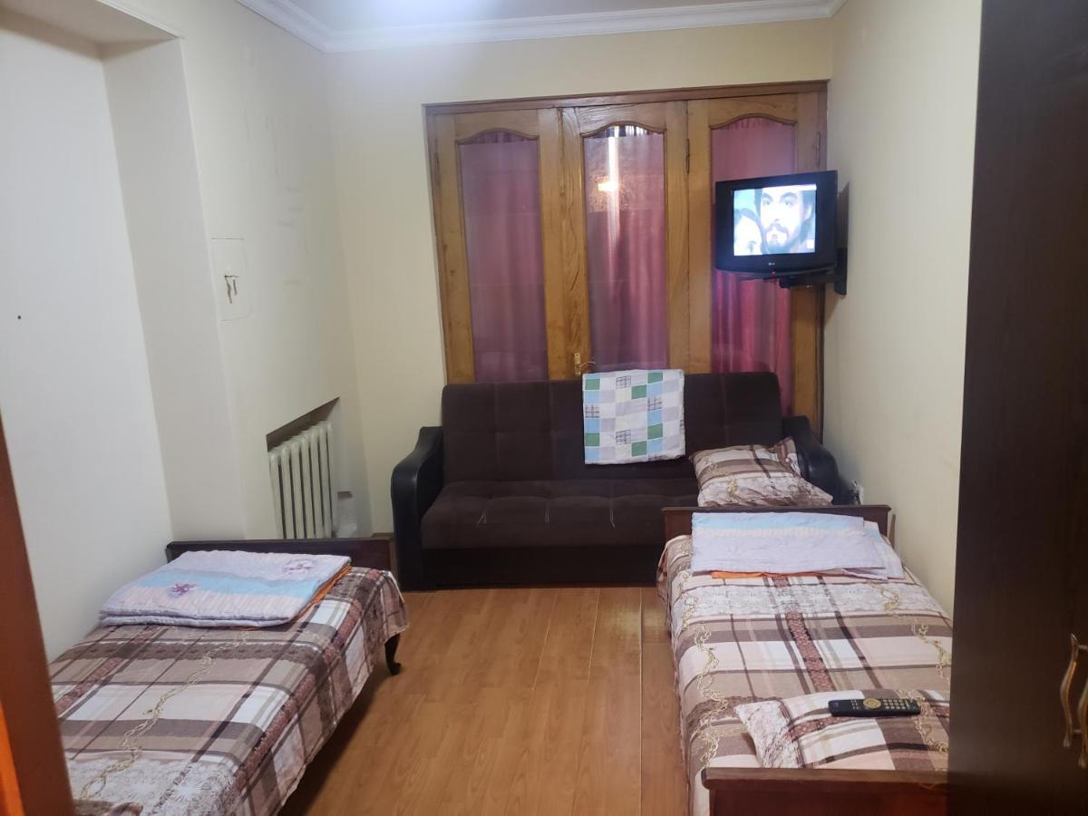 Intercity Hostel Батуми Екстериор снимка
