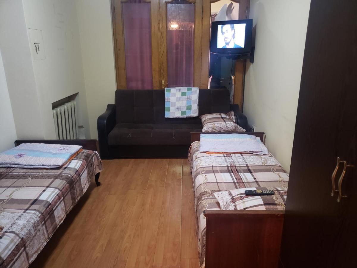 Intercity Hostel Батуми Екстериор снимка