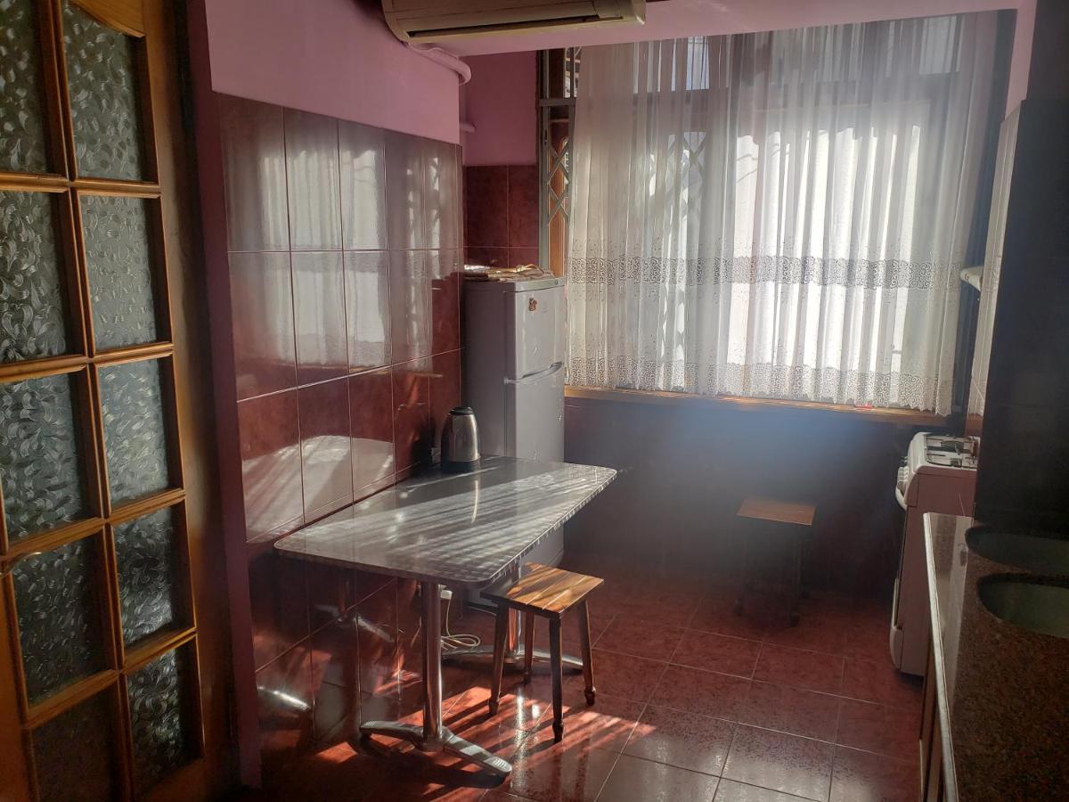 Intercity Hostel Батуми Екстериор снимка