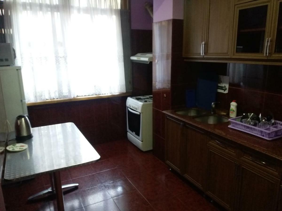 Intercity Hostel Батуми Екстериор снимка